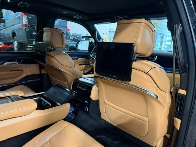 Certified 2025 Jeep Grand Wagoneer L Series III w/ Rear Seat Video Group 1 AWD/4WD image 16
