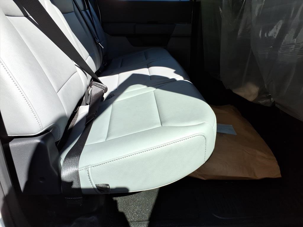 New 2026 Ford F550 4x4 Crew Cab image 8