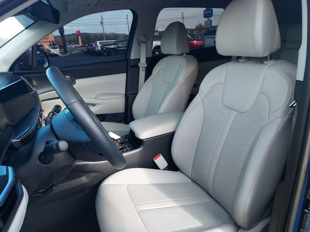 Used 2025 Kia Sorento S w/ Panoramic Sunroof Package image 17