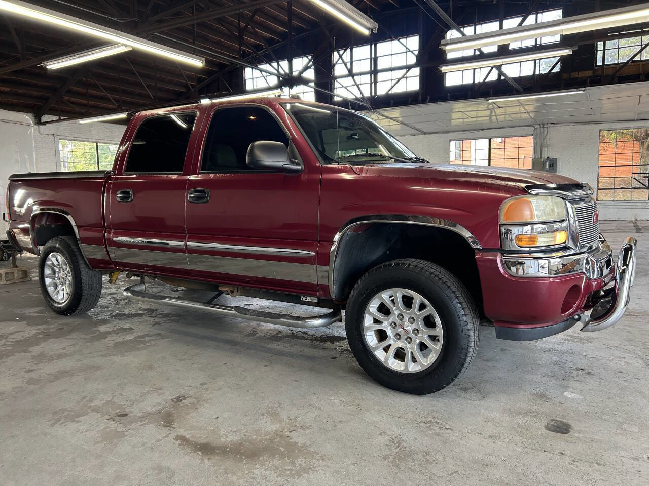 Used 2005 GMC Sierra 1500 SLT w/ Light Duty Power Package