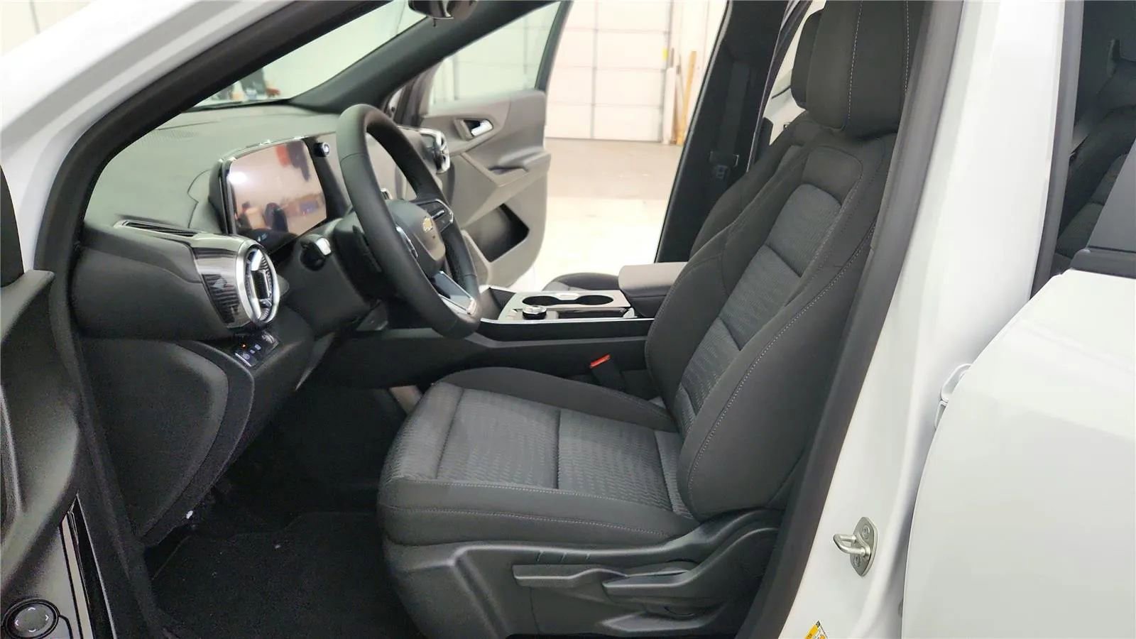 New 2026 Chevrolet Equinox LT image 42