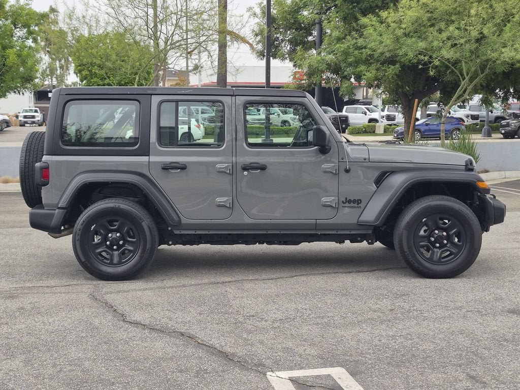 Used 2022 Jeep Wrangler Unlimited Sport AWD/4WD image 6