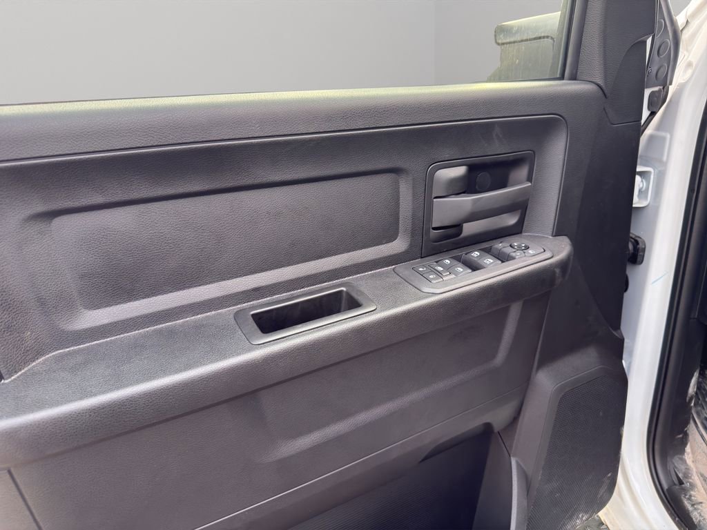 Used 2025 RAM 3500 Tradesman w/ Chrome Appearance Group image 17