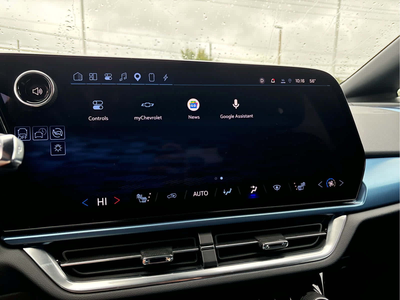Certified 2024 Chevrolet Equinox EV LT FWD image 12