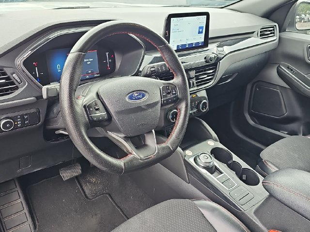 Certified 2025 Ford Escape ST-Line Select AWD/4WD image 18