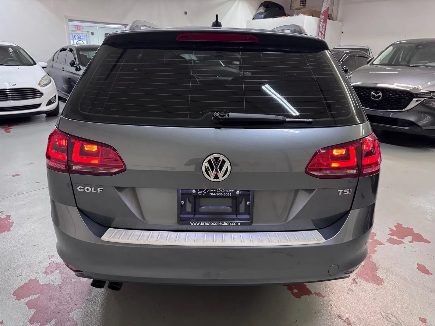 Used 2016 Volkswagen Golf S FWD image 4