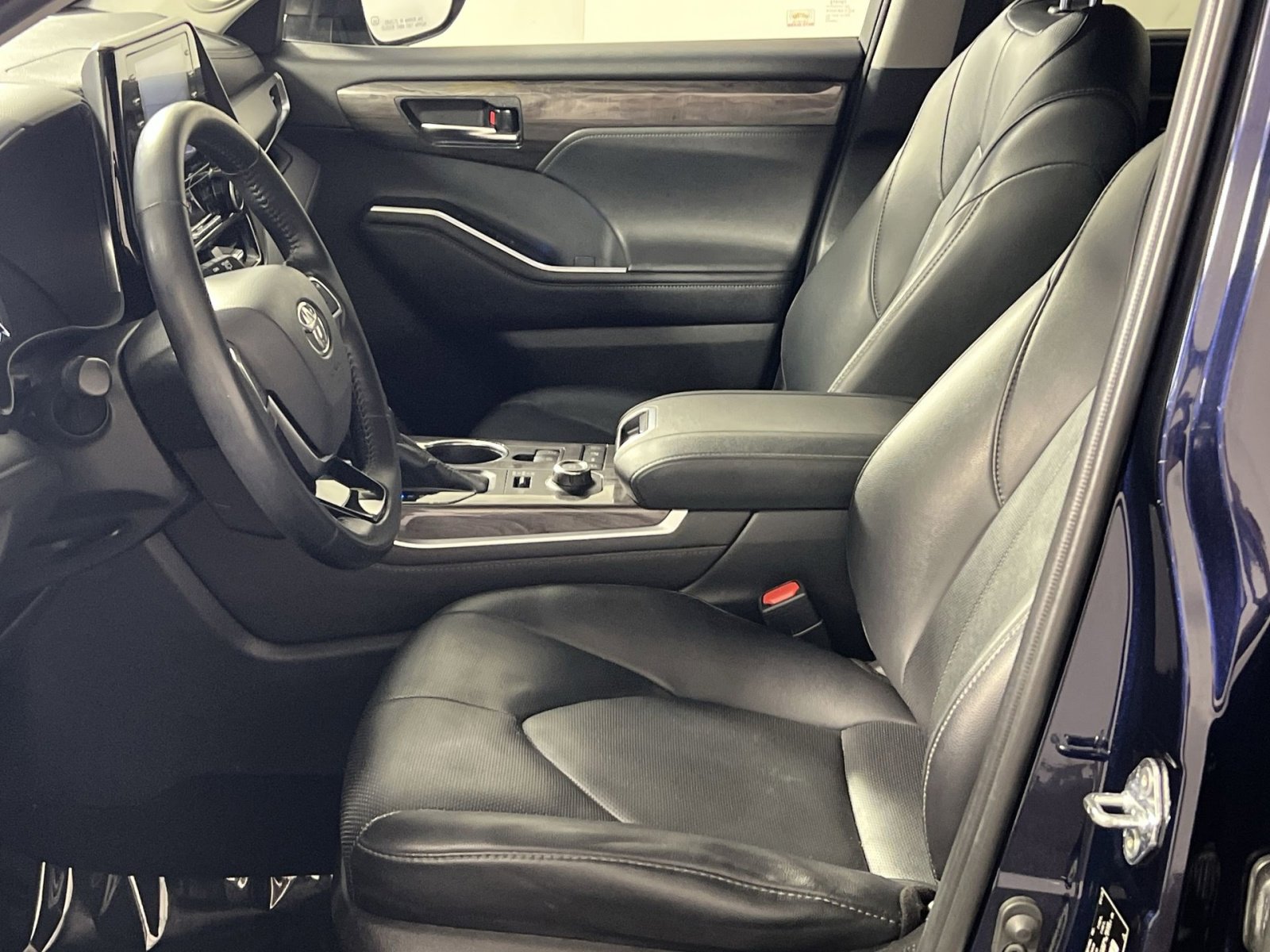 Used 2020 Toyota Highlander Limited image 10