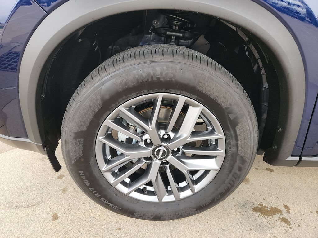 Used 2026 Nissan Rogue SV FWD image 30