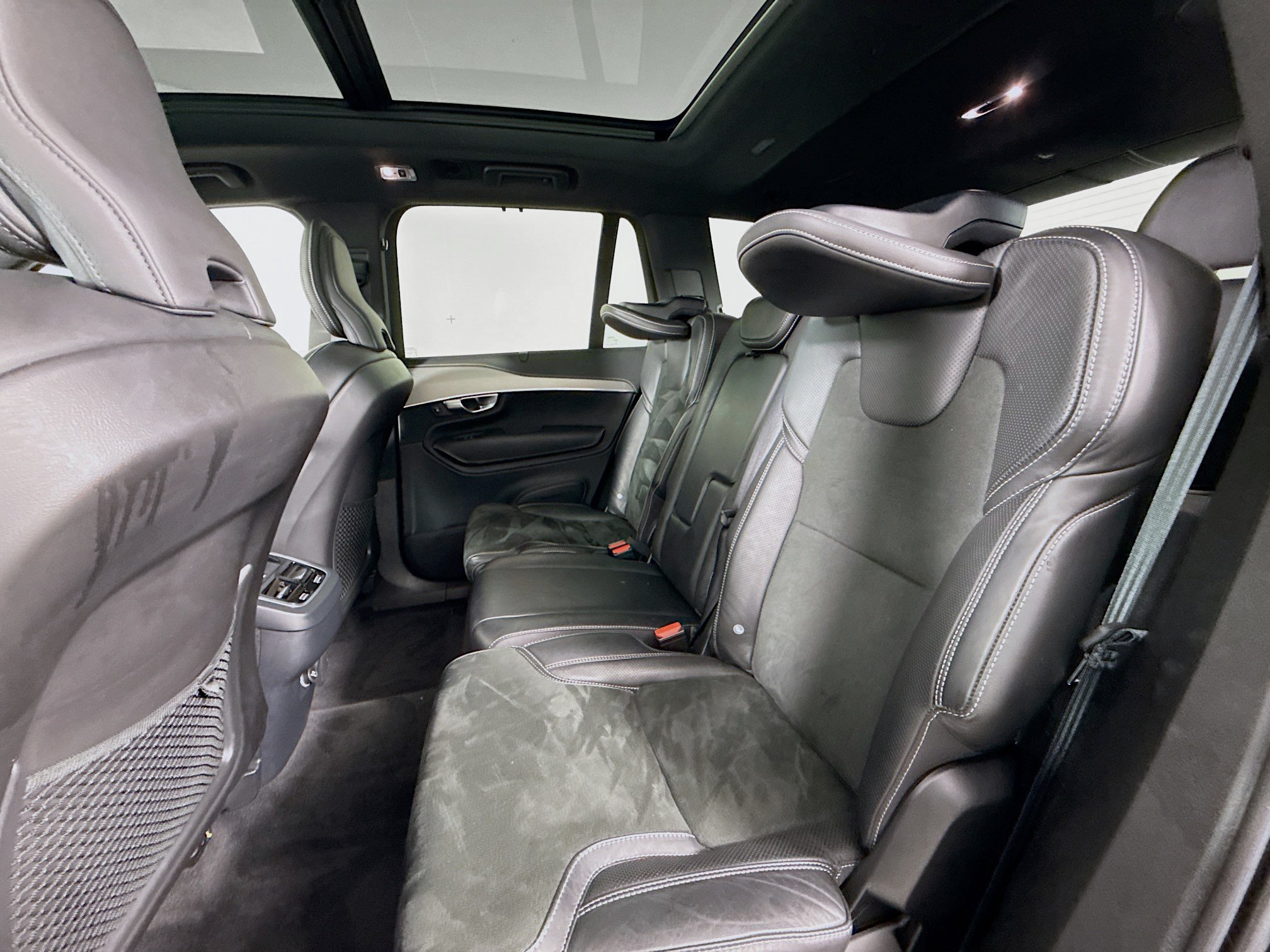 Used 2019 Volvo XC90 T6 R-Design w/ Advanced Package AWD/4WD image 24