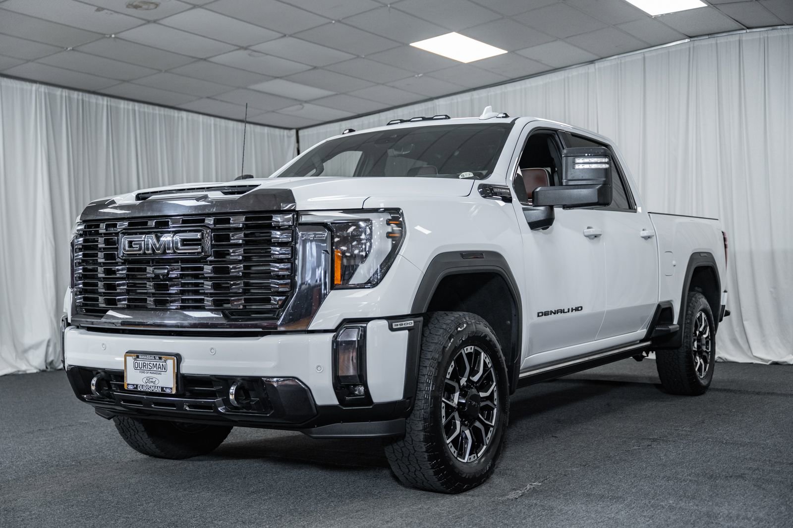 Used 2024 GMC Sierra 3500 Denali Ultimate image 3