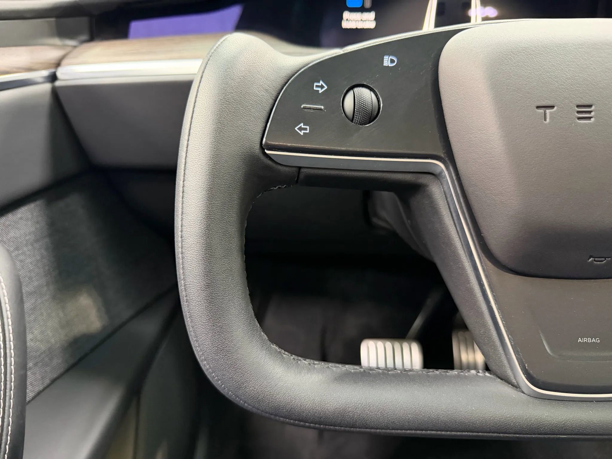 Used 2023 Tesla Model X image 34