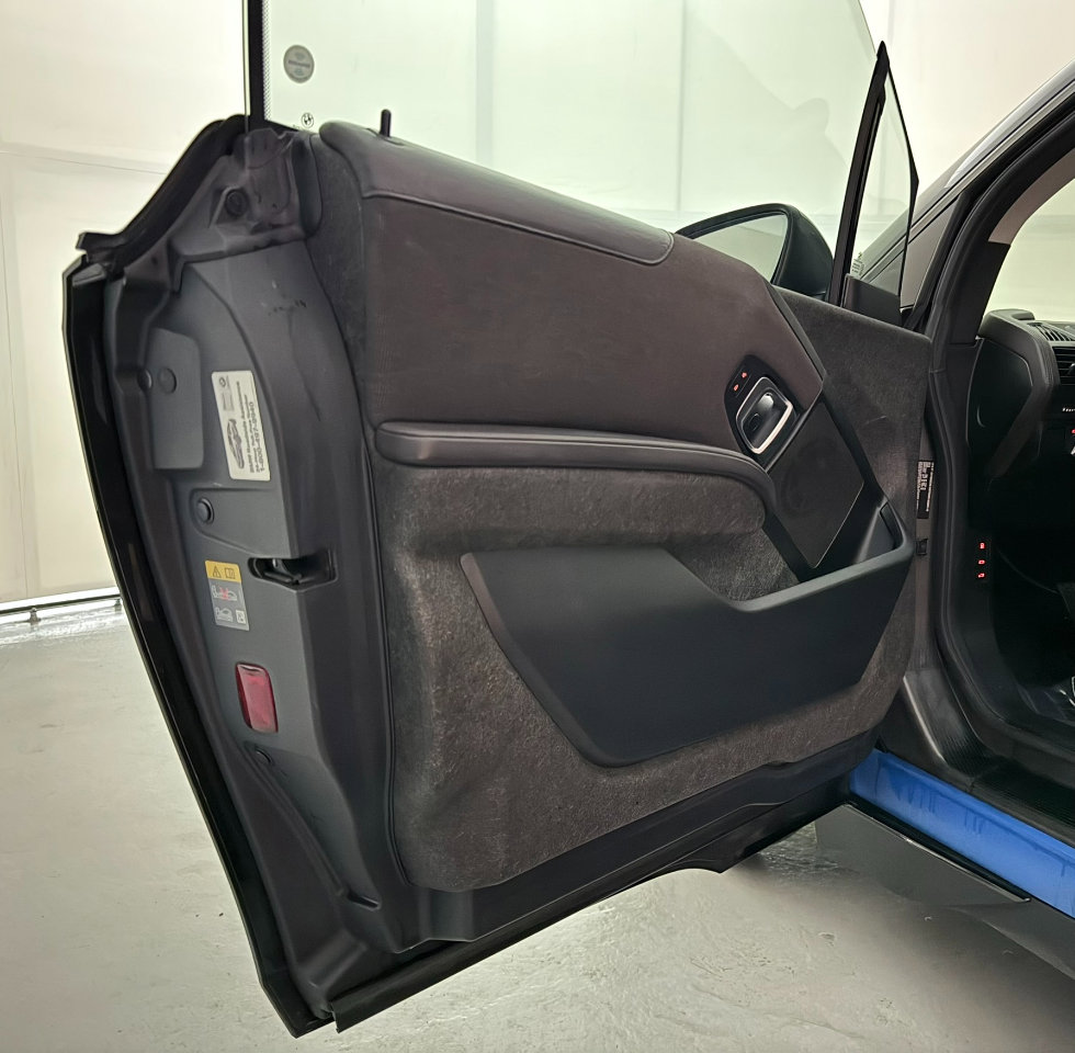 Used 2017 BMW i3 w/ Range Extender image 17