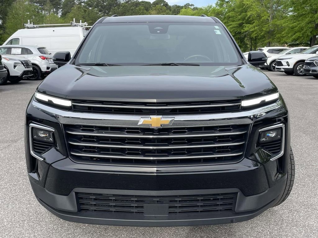 Used 2025 Chevrolet Traverse LT FWD image 8