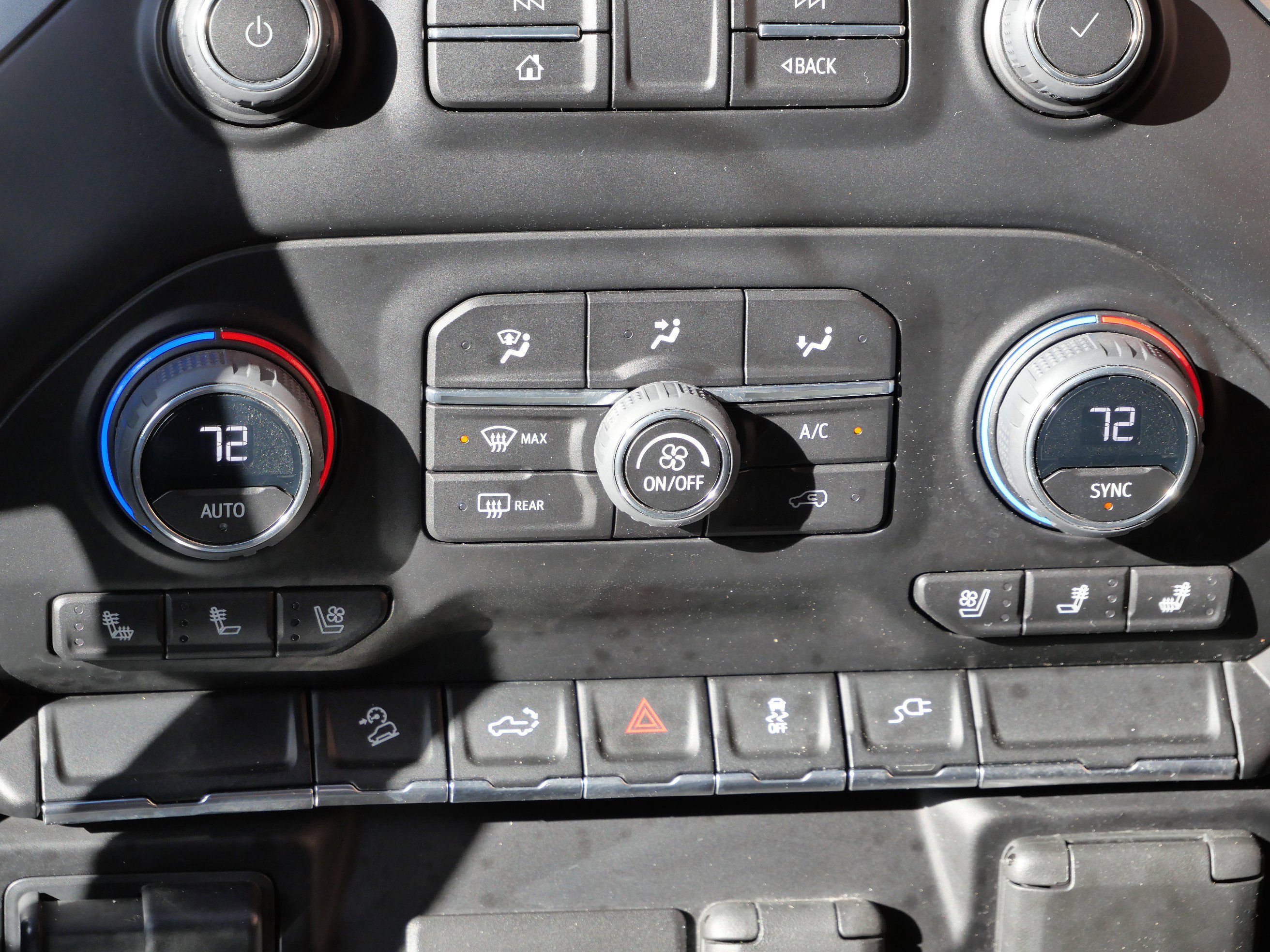 Used 2023 Chevrolet Silverado 2500 LTZ w/ LTZ Convenience Package image 18