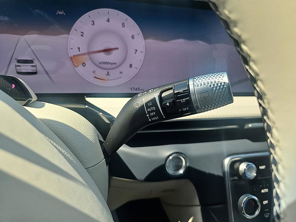 Used 2025 Genesis GV80 3.5T Prestige image 22