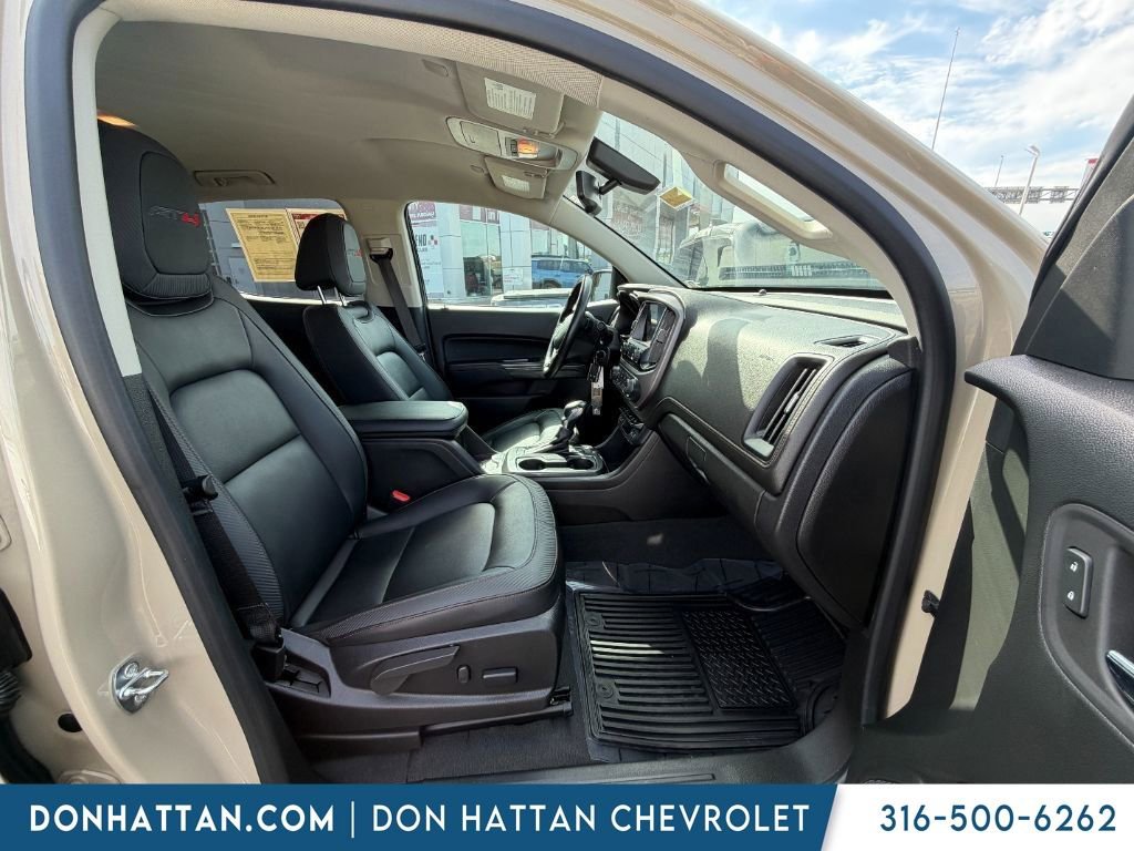 Used 2022 GMC Canyon AT4 w/ Trailering Package image 4