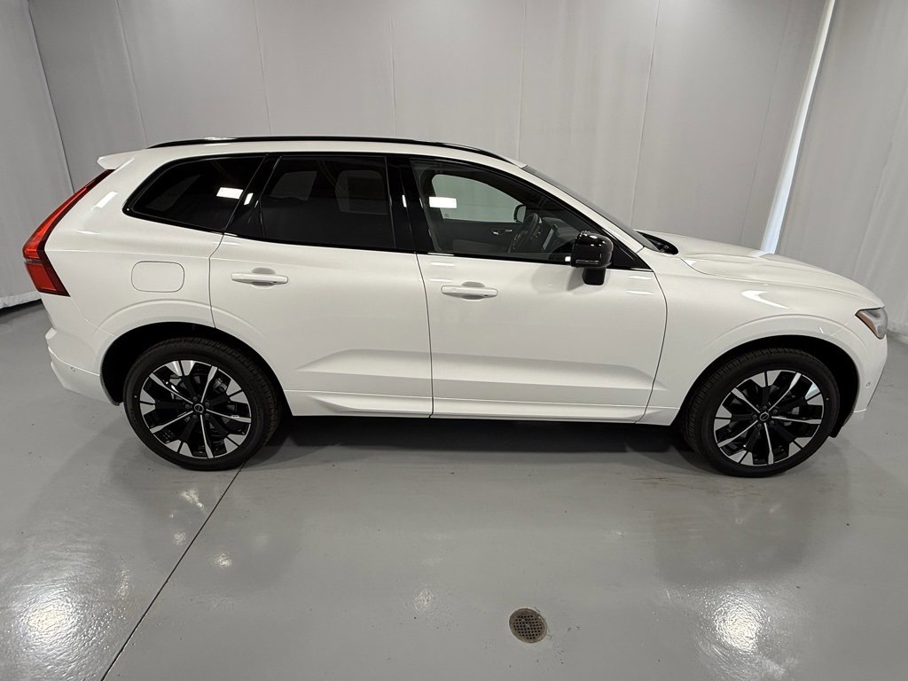New 2026 Volvo XC60 B5 Plus w/ Protection Package Premier image 5