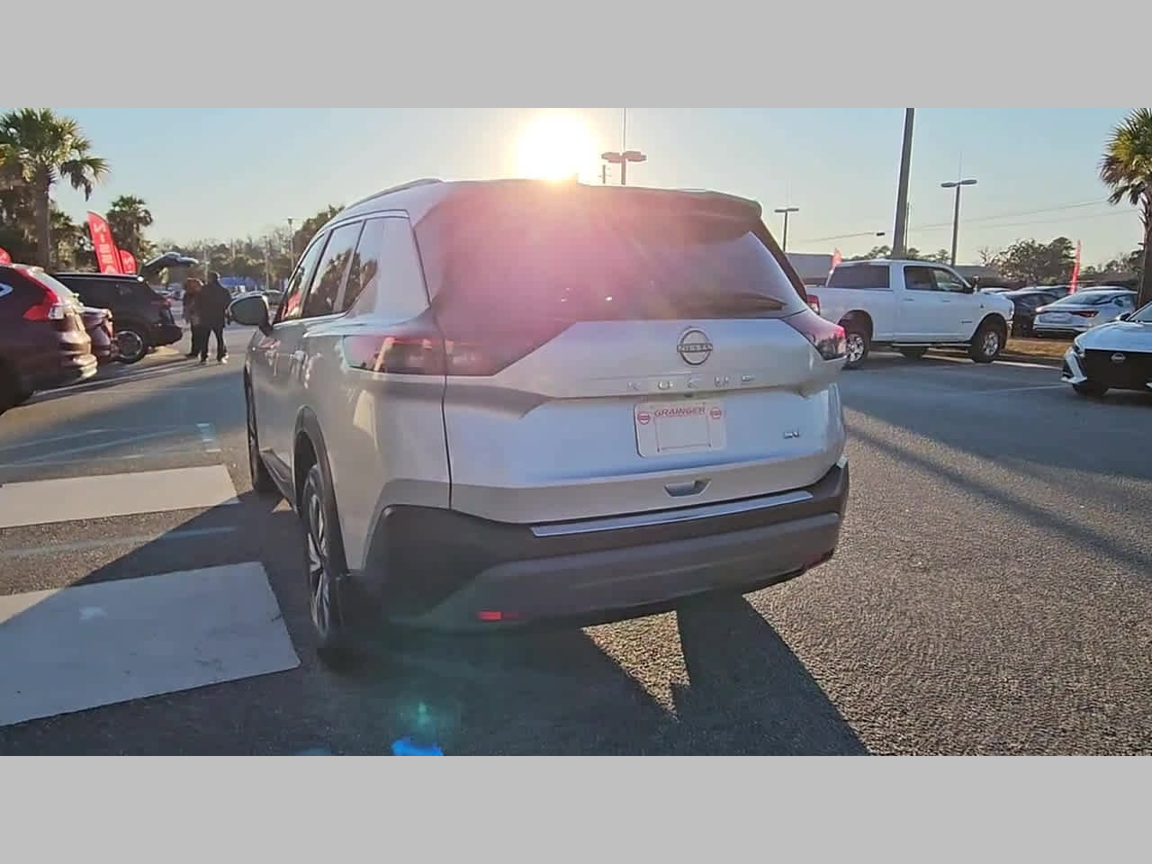 Used 2022 Nissan Rogue SV w/ SV Premium Package image 31