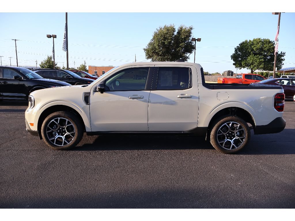 Used 2025 Ford Maverick Lariat AWD/4WD image 2
