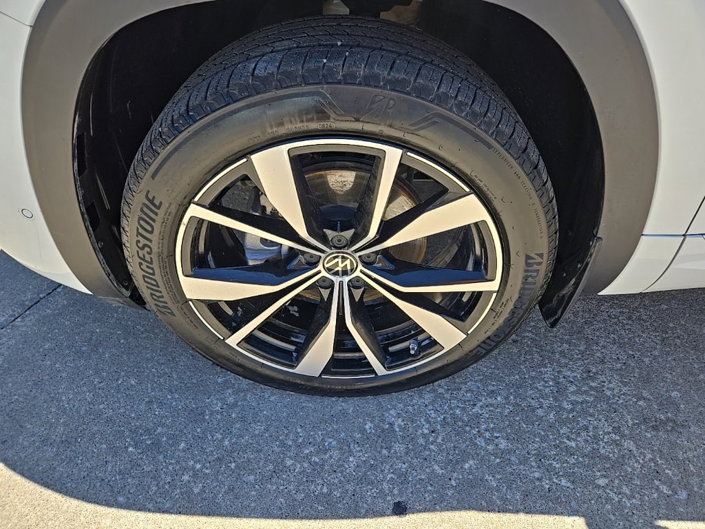 Used 2024 Volkswagen Atlas SEL Premium R-Line AWD/4WD image 27