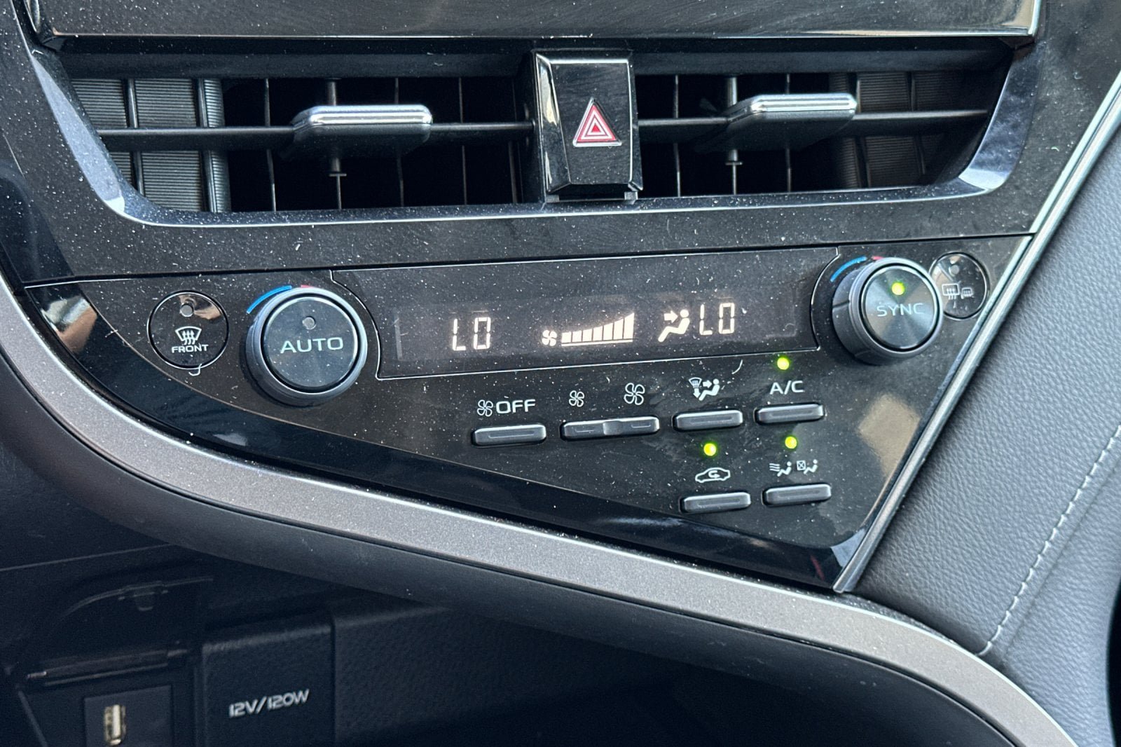 Certified 2022 Toyota Camry SE w/ Convenience Package FWD image 18