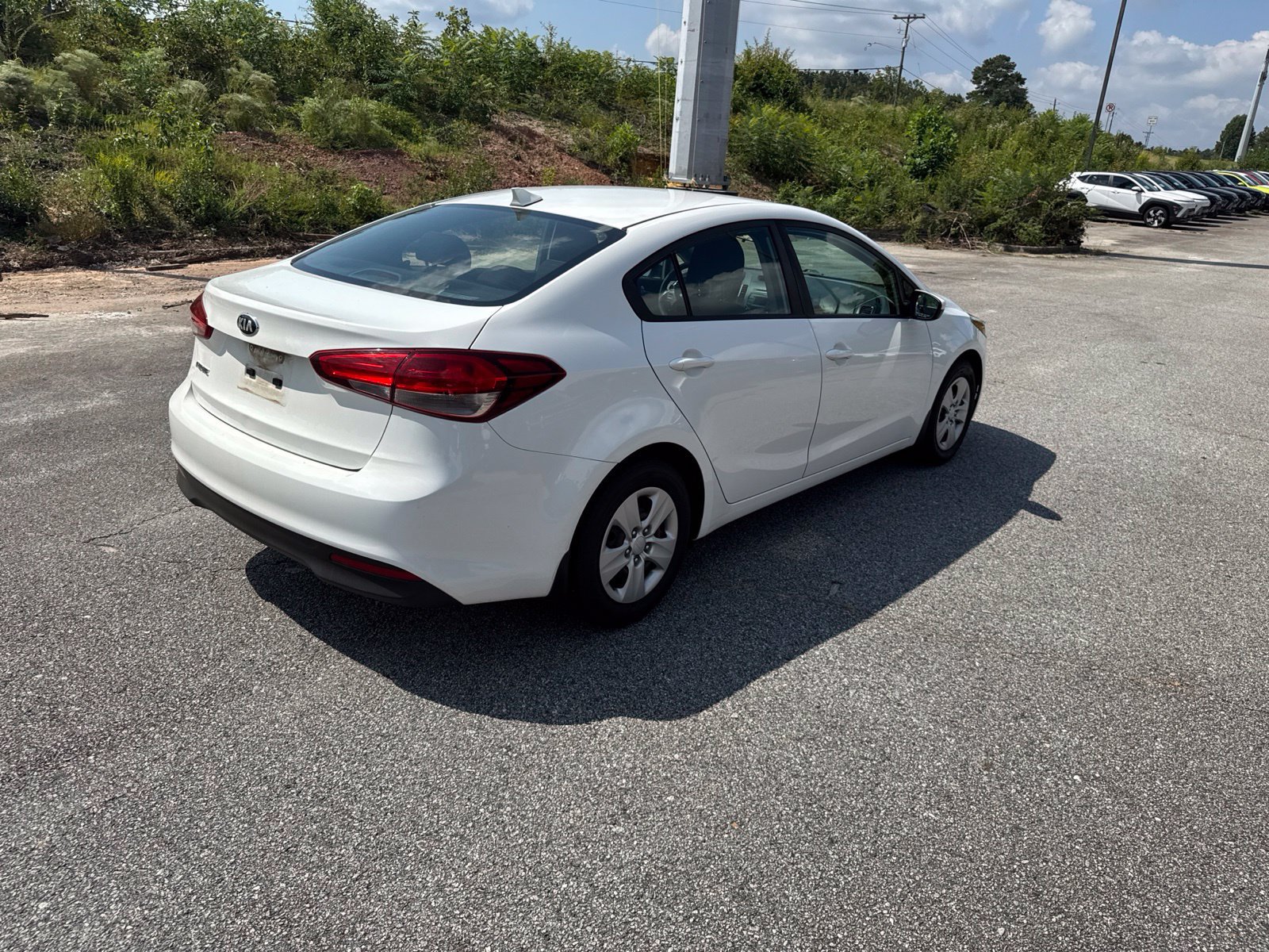 Used 2017 Kia Forte LX FWD image 4