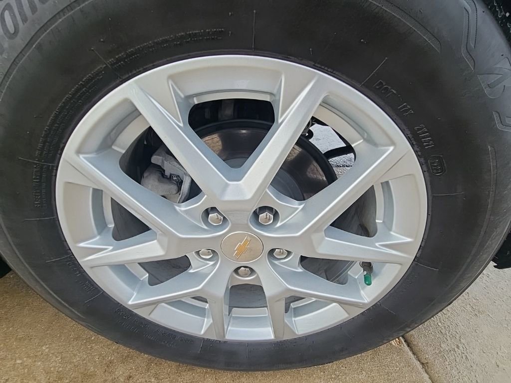 Certified 2024 Chevrolet Equinox LT w/ LPO, Floor Liner Package image 11