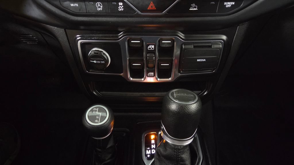 Used 2022 Jeep Gladiator Mojave AWD/4WD image 24