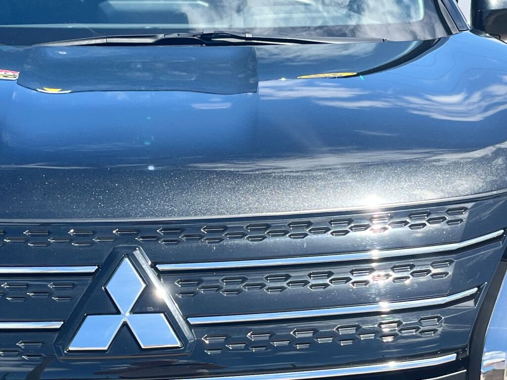 Used 2023 Mitsubishi Outlander SE image 10