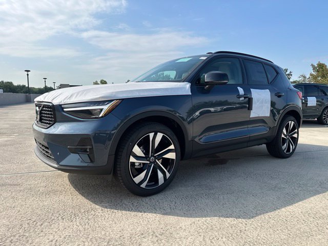 New 2026 Volvo XC40 B5 Ultra w/ Climate Package AWD/4WD image 3