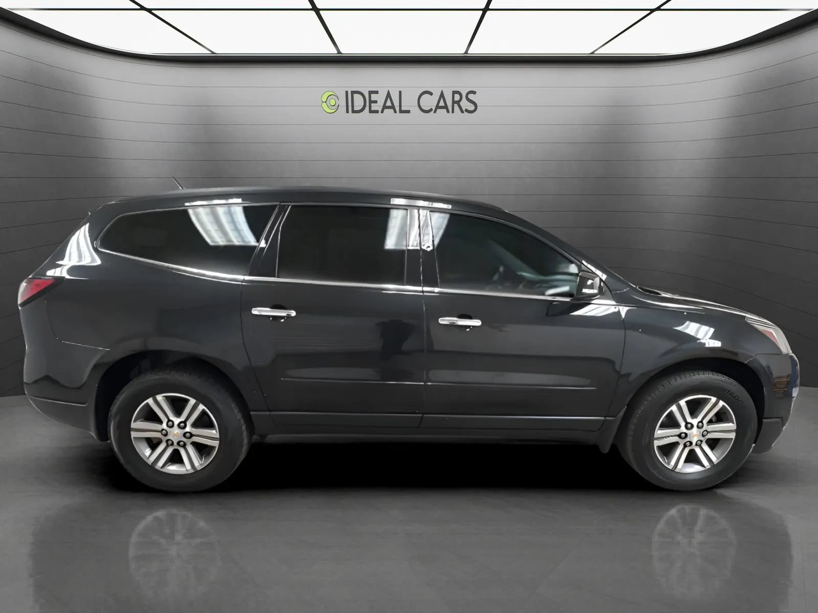 Used 2015 Chevrolet Traverse LT FWD image 4