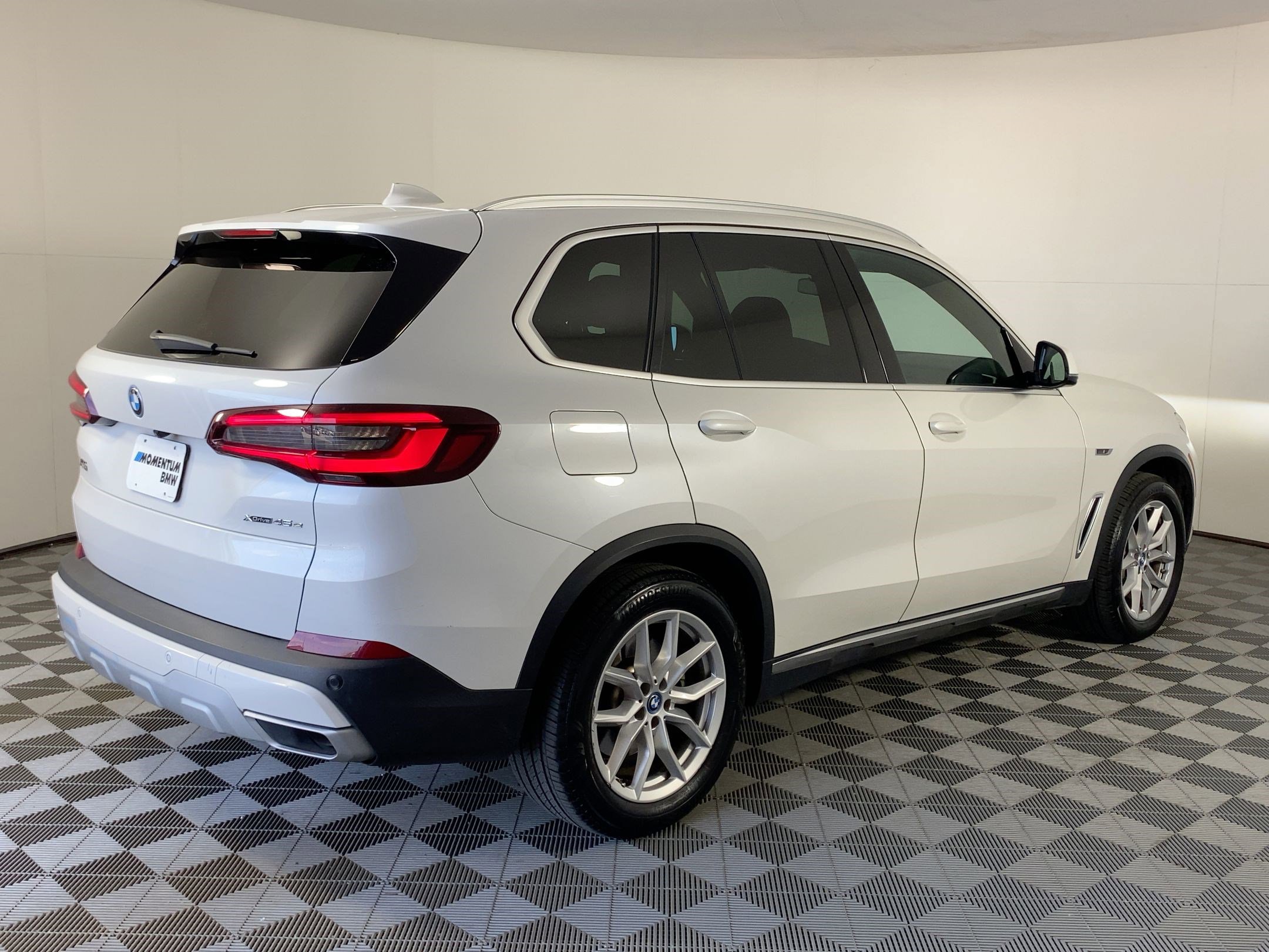 Used 2022 BMW X5 xDrive45e w/ Premium Package image 7
