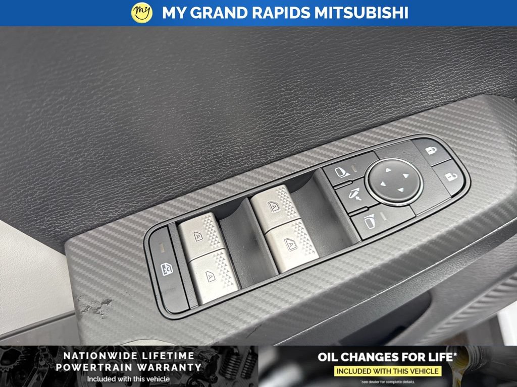 New 2026 Mitsubishi Outlander SE AWD/4WD image 17