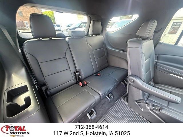 New 2026 Chevrolet Traverse LT w/ Sun and Wheel Package AWD/4WD image 14