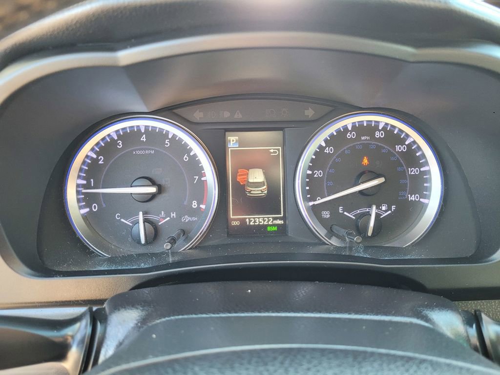 Used 2018 Toyota Highlander XLE image 24