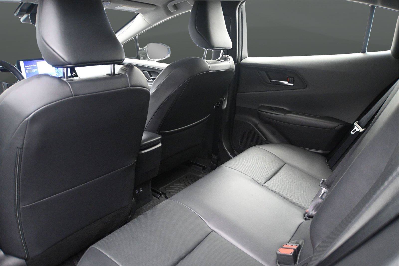 Used 2024 Toyota Prius XLE AWD/4WD image 10