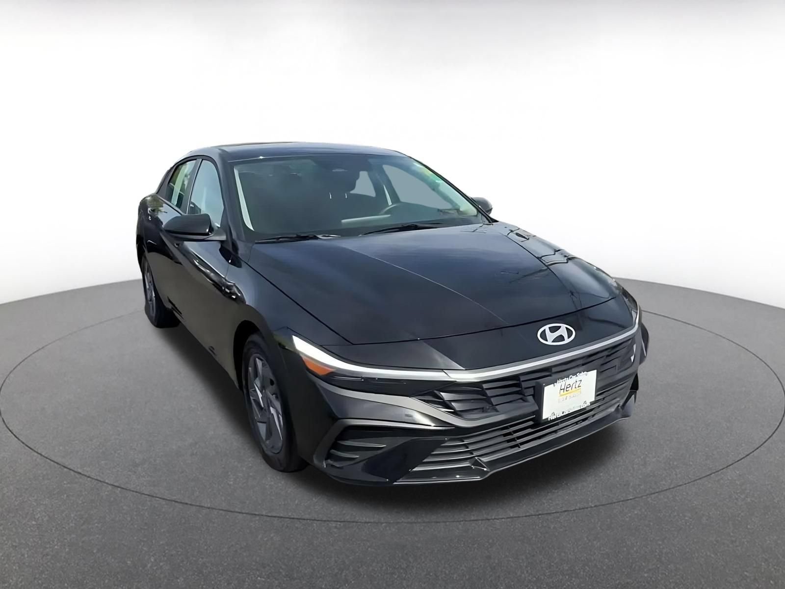 Used 2026 Hyundai Elantra Hybrid FWD image 3