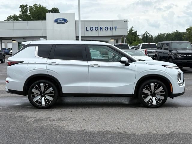 Used 2025 Mitsubishi Outlander SE FWD image 6