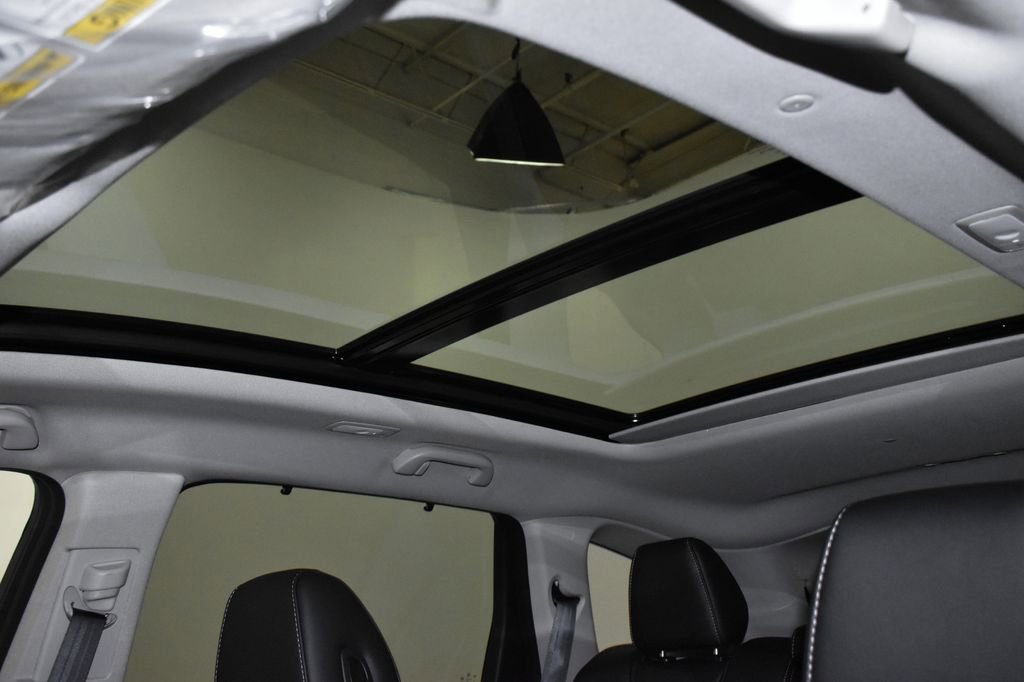 Used 2024 Acura MDX SH-AWD w/ Technology Package image 9