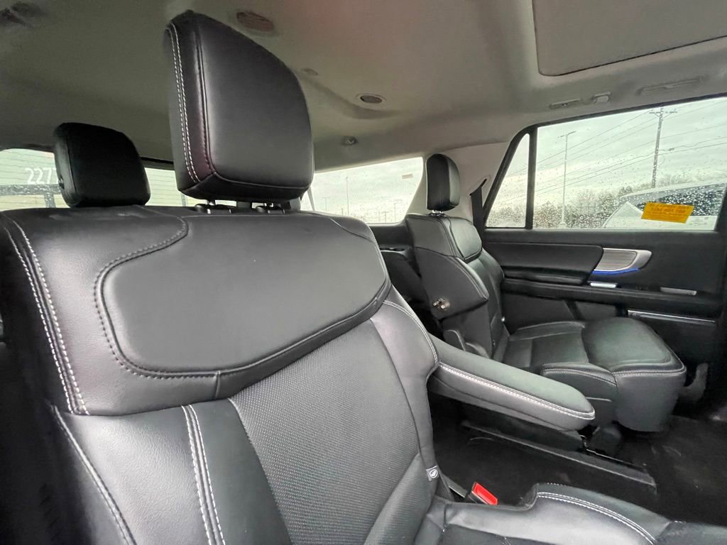 Used 2025 Ford Expedition Max Platinum image 29