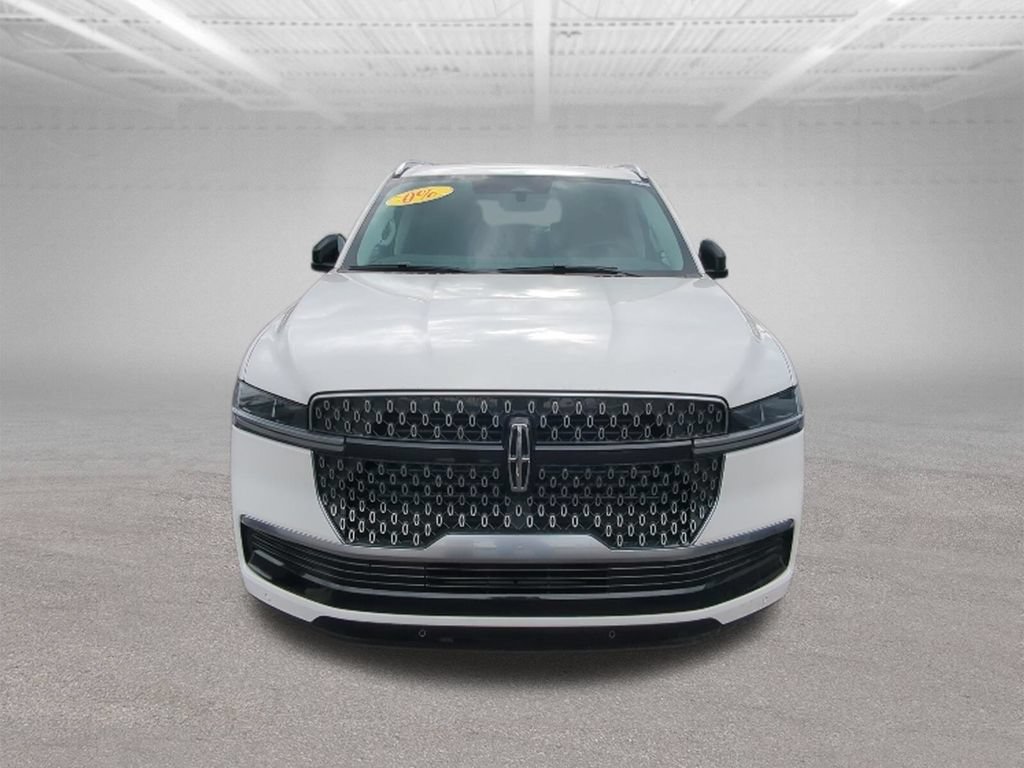 New 2026 Lincoln Navigator L Reserve AWD/4WD image 13