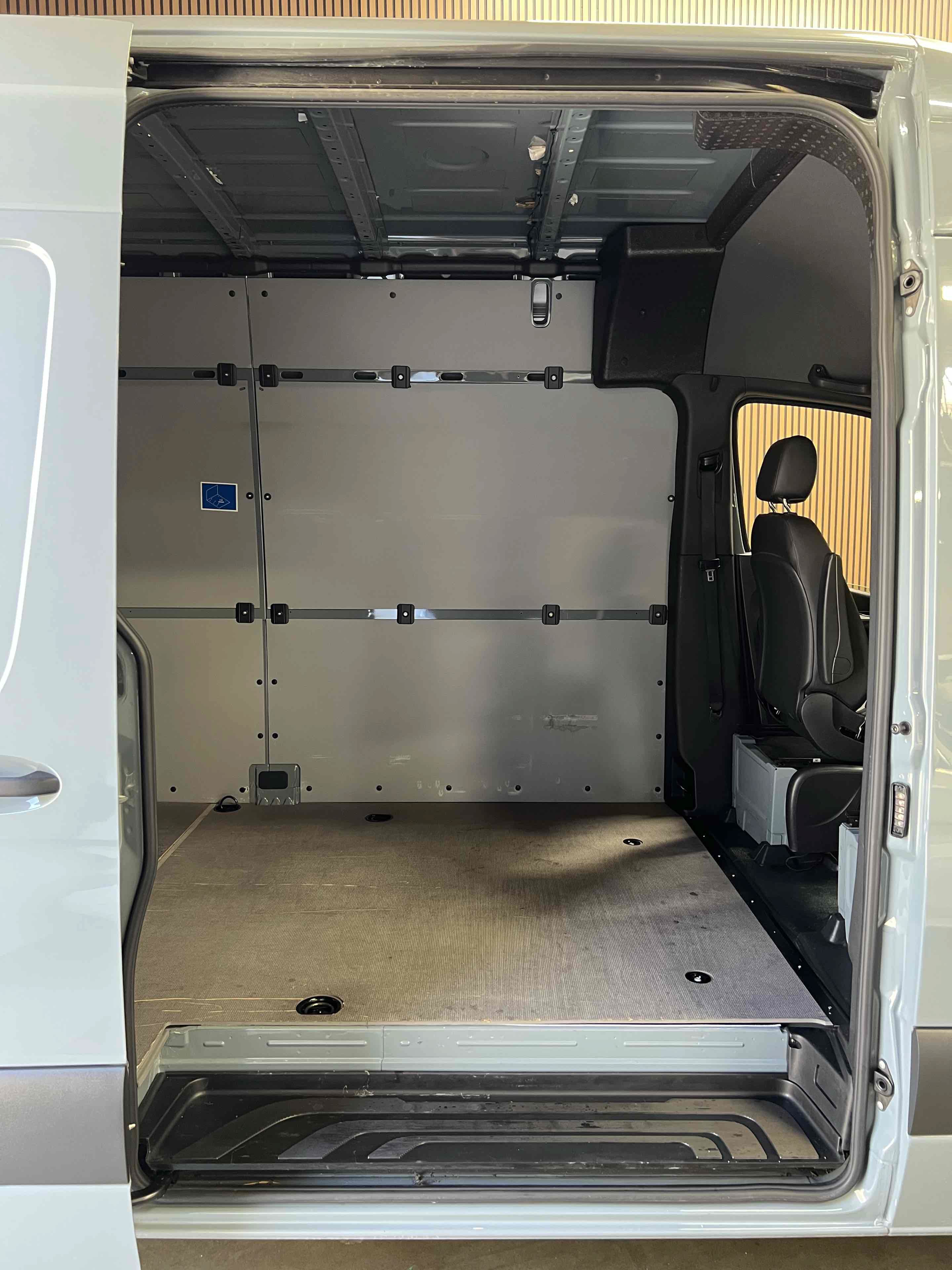 Used 2024 Mercedes-Benz Sprinter 2500 image 59