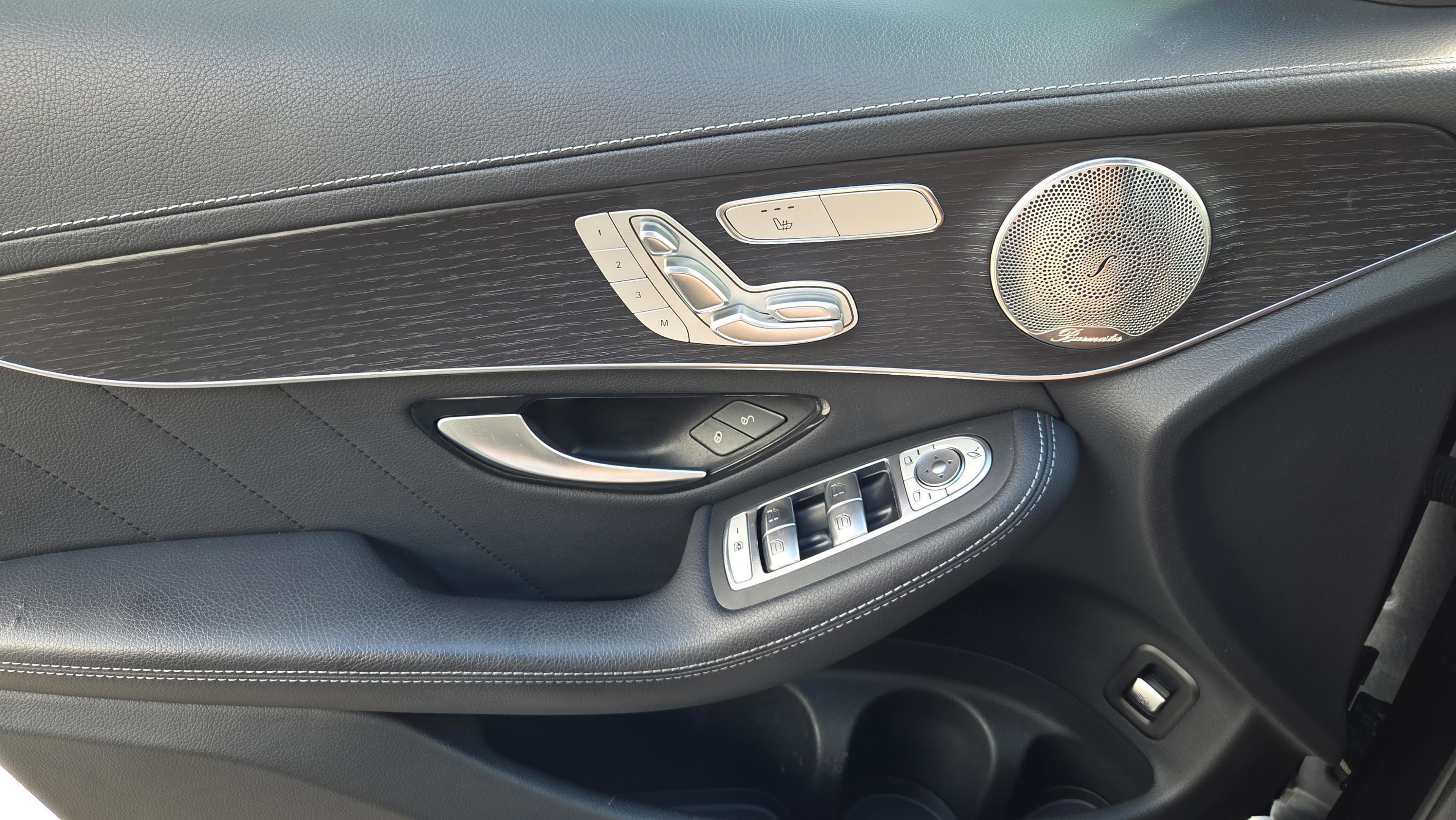 Used 2023 Mercedes-Benz GLC 300 4MATIC Coupe image 23