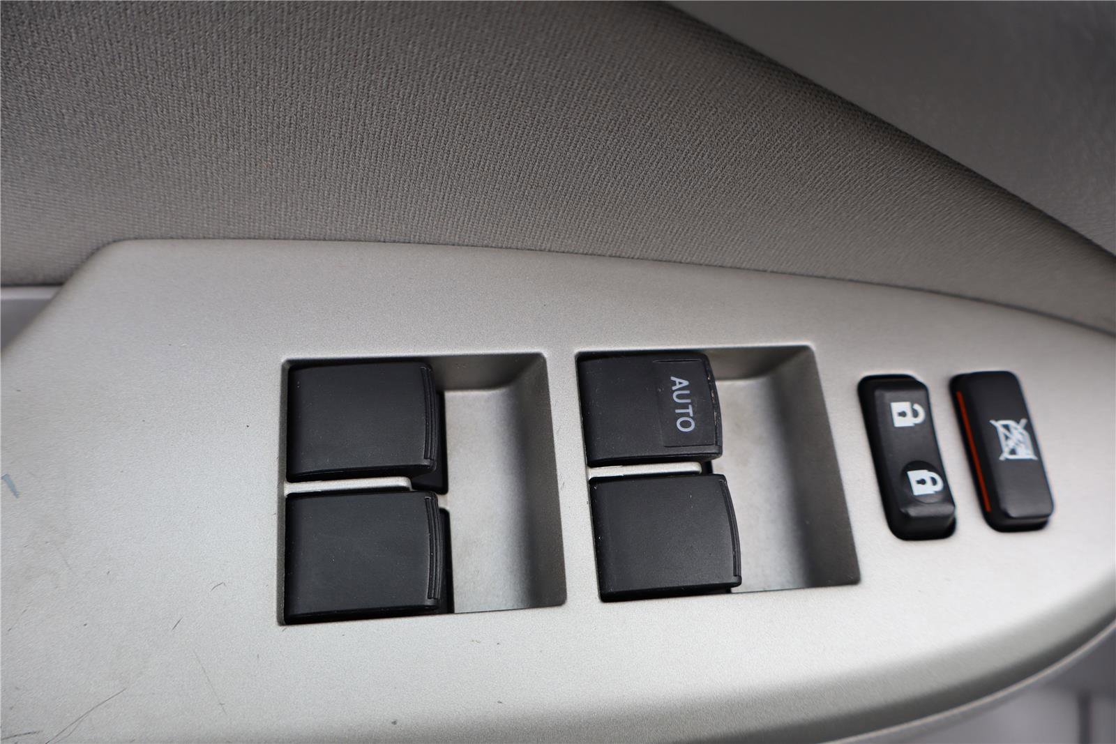 Used 2013 Toyota Corolla LE image 14