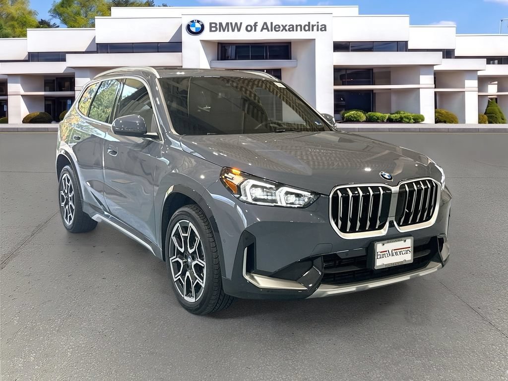 Used 2026 BMW X1 xDrive28i w/ Technology Package AWD/4WD image 3