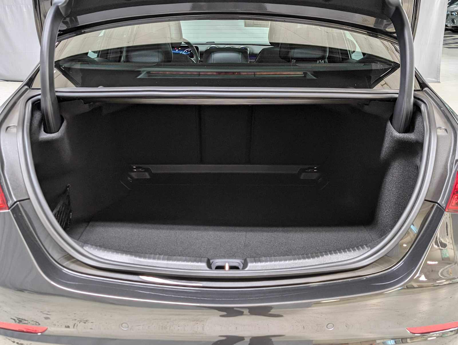 Used 2025 Mercedes-Benz C 300 4MATIC Sedan image 18