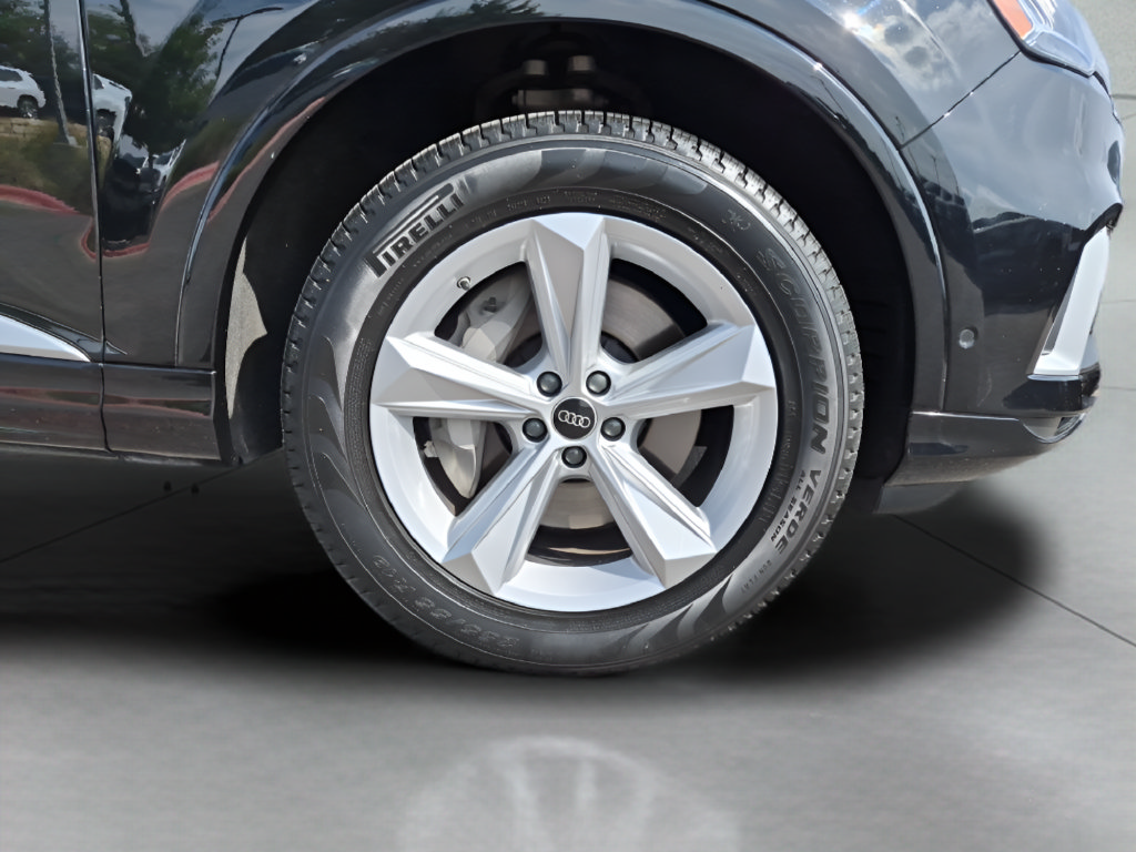 Used 2022 Audi Q7 3.0T Premium AWD/4WD image 13