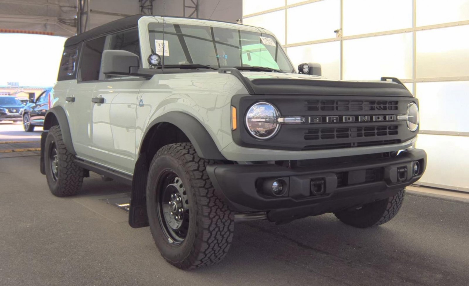 Used 2023 Ford Bronco Black Diamond AWD/4WD image 4