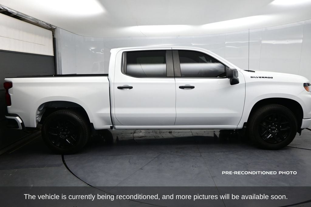 Used 2024 Chevrolet Silverado 1500 Custom w/ LPO, Dark Essentials Package RWD image 4