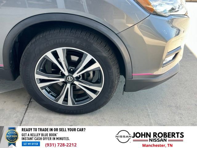 Used 2017 Nissan Rogue SL w/ SL Premium Package image 2